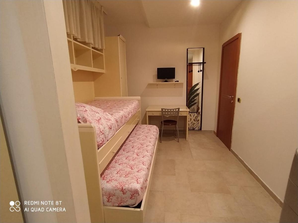 Bollicine Hotel Бари Екстериор снимка